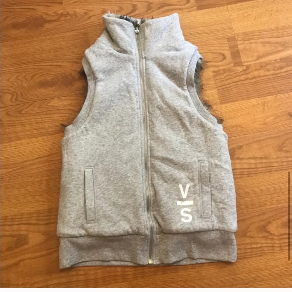 🔥 Gorgeous Victoria Secret reversible fur vest!🔥 - Picture 5 of 7